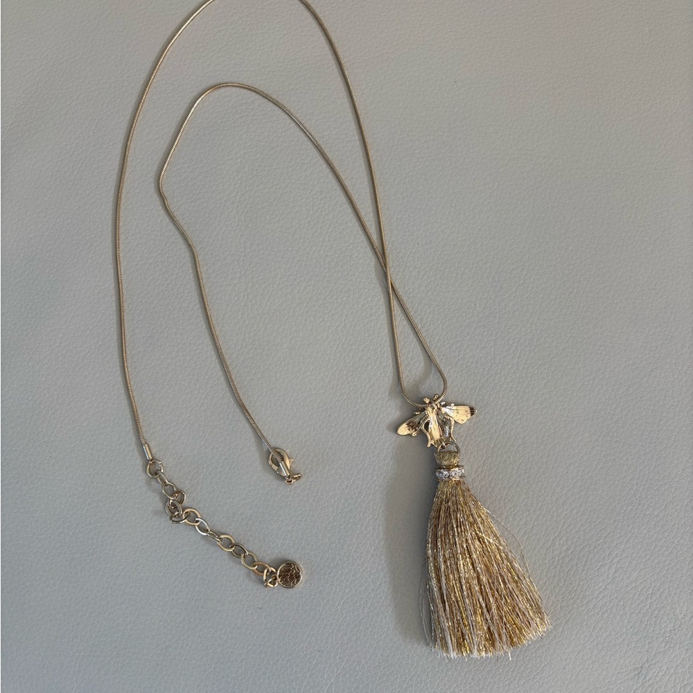 Lilly Pulitzer Bee Tassel Necklace. - Picture 7 of 7
